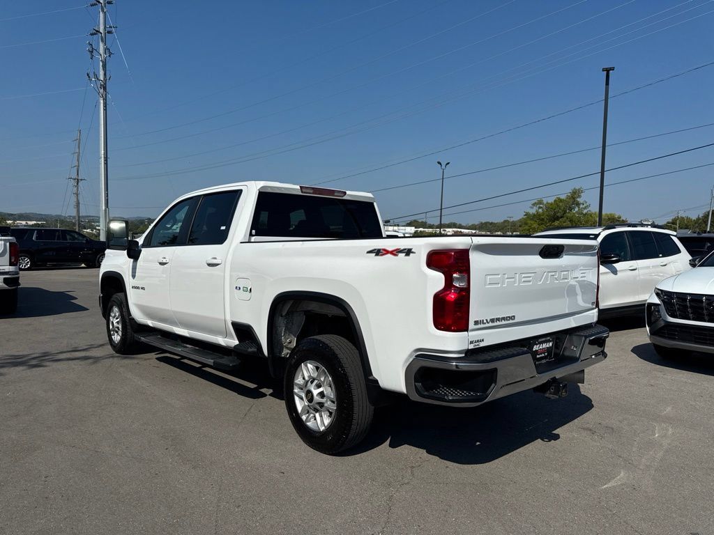 Used 2025 Chevrolet Silverado 2500 LT w/ Convenience Package AWD/4WD image 5