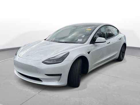 Used 2022 Tesla Model 3 Long Range image 2