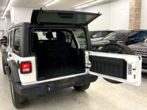 Used 2020 Jeep Wrangler Unlimited Sport S AWD/4WD image 39