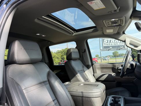 Used 2022 GMC Sierra 3500 Denali w/ Denali Ultimate Package AWD/4WD image 14