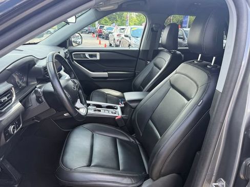 Certified 2023 Ford Explorer XLT w/ Equipment Group 202A AWD/4WD image 6
