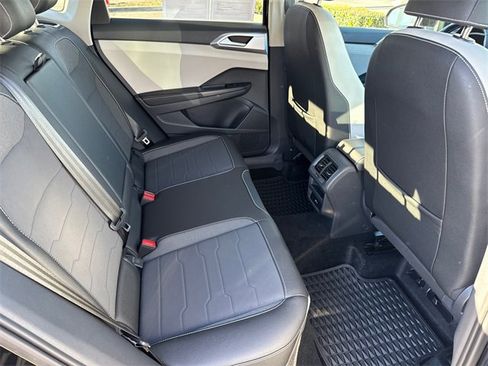 Used 2025 Volkswagen Taos SE image 24