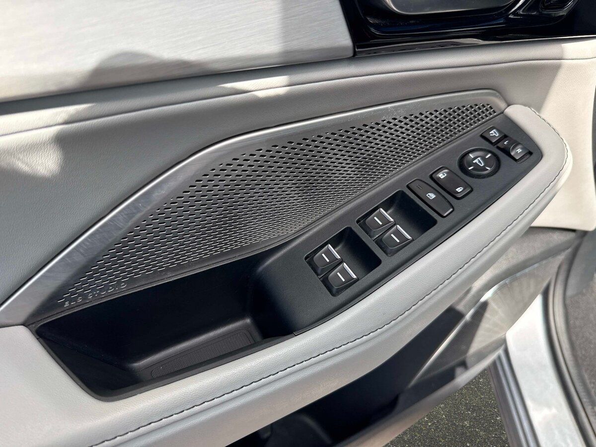 Used 2024 Acura MDX w/ Technology Package FWD image 18