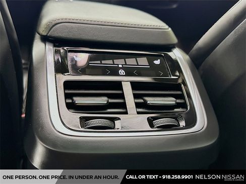 Used 2023 Volvo XC60 B5 Ultimate w/ Climate Package image 27
