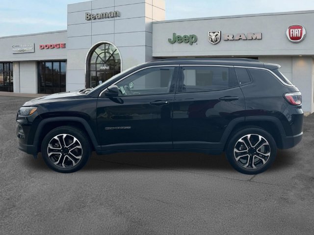 Used 2023 Jeep Compass Limited AWD/4WD image 4
