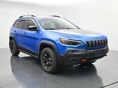 Used 2022 Jeep Cherokee Trailhawk w/ Sound & Nav Group AWD/4WD image 2