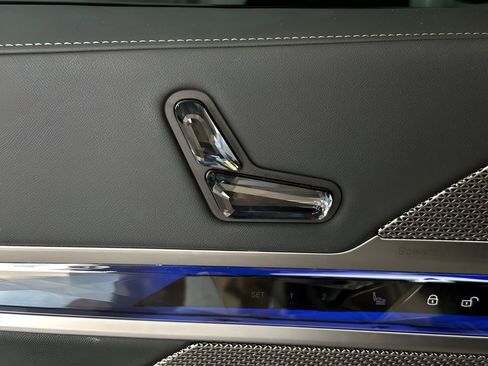 Certified 2023 BMW 740i RWD image 12