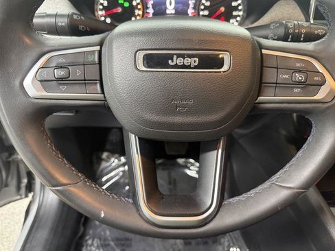 Used 2022 Jeep Compass Latitude FWD image 18