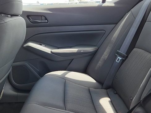 Used 2025 Nissan Altima 2.5 SV FWD image 16
