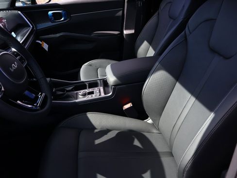 Used 2025 Kia Sorento S w/ Panoramic Sunroof Package FWD image 17