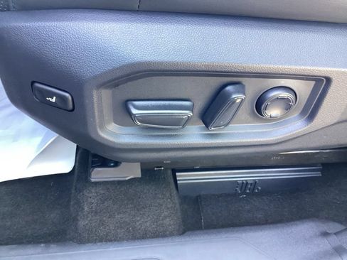 Used 2023 Toyota Tundra Platinum AWD/4WD image 16