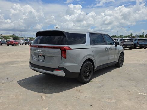 New 2027 Kia Carnival LX FWD image 8