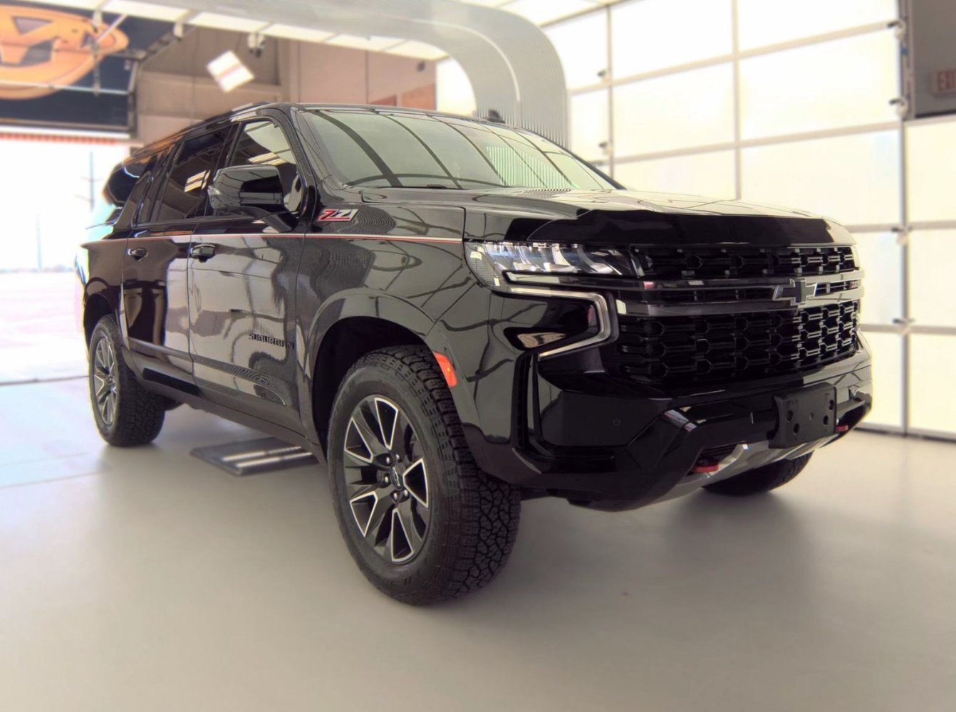 Used 2021 Chevrolet Suburban Z71 w/ Z71 Off-Road Package AWD/4WD image 3