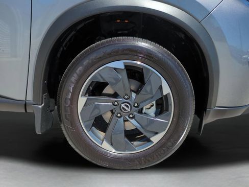 Certified 2025 Nissan Rogue SV w/ SV Premium Package image 18