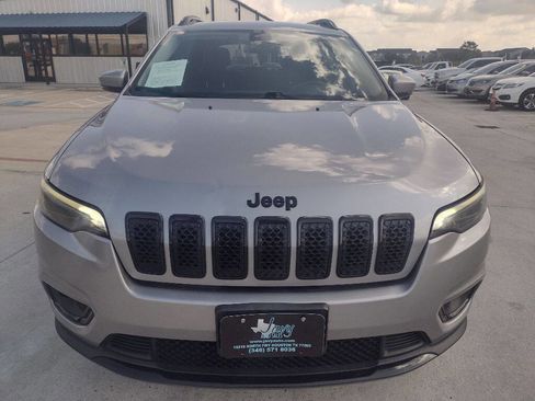 Used 2020 Jeep Cherokee Latitude Plus image 2