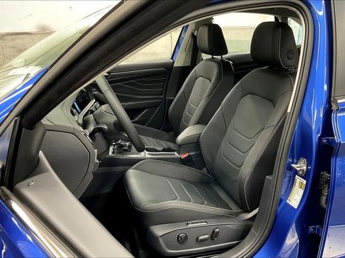 Used 2024 Volkswagen Jetta SEL image 13