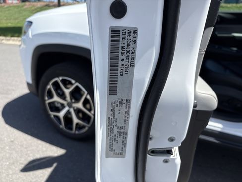 Used 2026 Jeep Compass Limited image 35