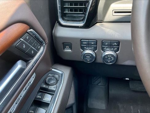 Used 2023 GMC Sierra 1500 Denali AWD/4WD image 33