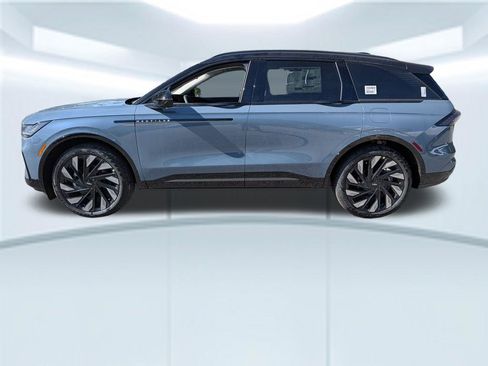 New 2026 Lincoln Nautilus Reserve image 2