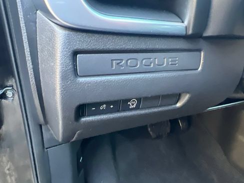 Used 2023 Nissan Rogue S AWD/4WD image 43