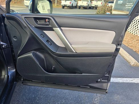 Used 2016 Subaru Forester 2.5i Premium image 17