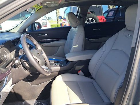 Used 2023 Cadillac XT4 Luxury w/ Cold Weather Package image 13