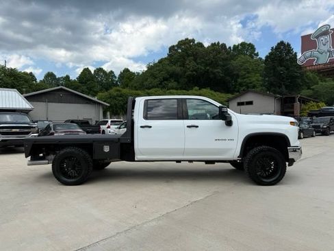 Used 2024 Chevrolet Silverado 2500 W/T w/ WT Convenience Package AWD/4WD image 3