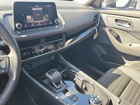 New 2026 Nissan Rogue SV AWD/4WD image 33