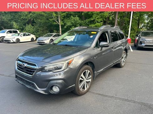 Used 2018 Subaru Outback 3.6R Limited AWD/4WD image 3
