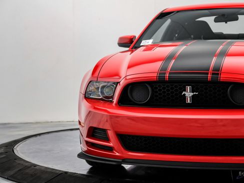 Used 2013 Ford Mustang Boss 302 w/ Boss 302 Accessory Pkg RWD image 29