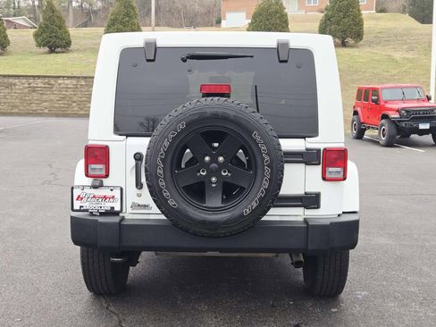 Used 2015 Jeep Wrangler Unlimited Sahara image 4