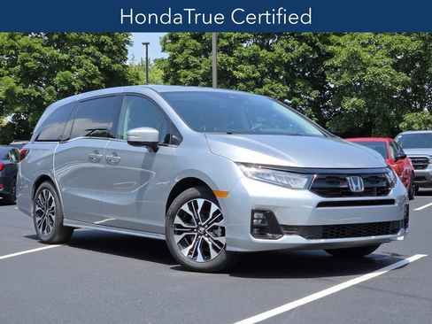Certified 2026 Honda Odyssey Elite image 3