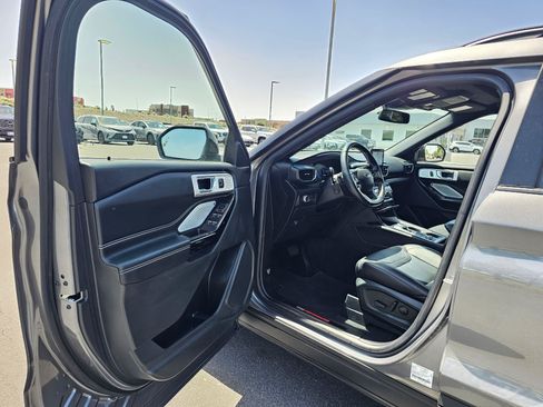 Used 2022 Ford Explorer ST w/ Equipment Group 401A AWD/4WD image 18