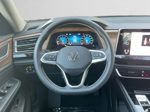 New 2026 Volkswagen Atlas SE image 11