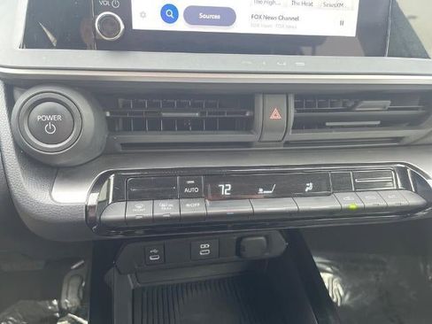 Used 2025 Toyota Prius LE image 16