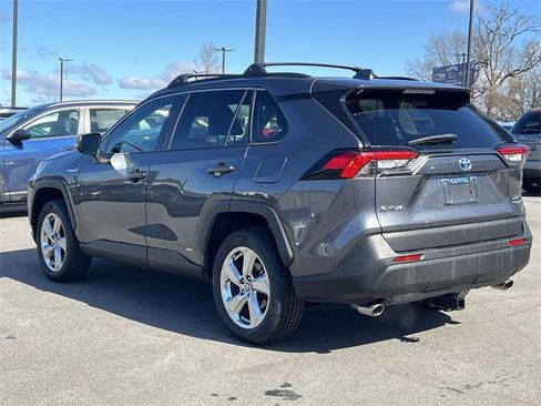 Used 2021 Toyota RAV4 XLE Premium image 36