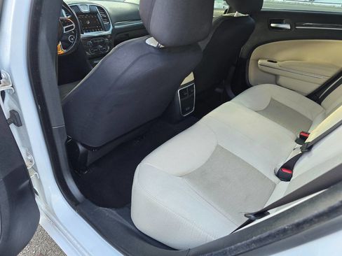 Used 2019 Chrysler 300 Touring w/ Sport Appearance Package image 21