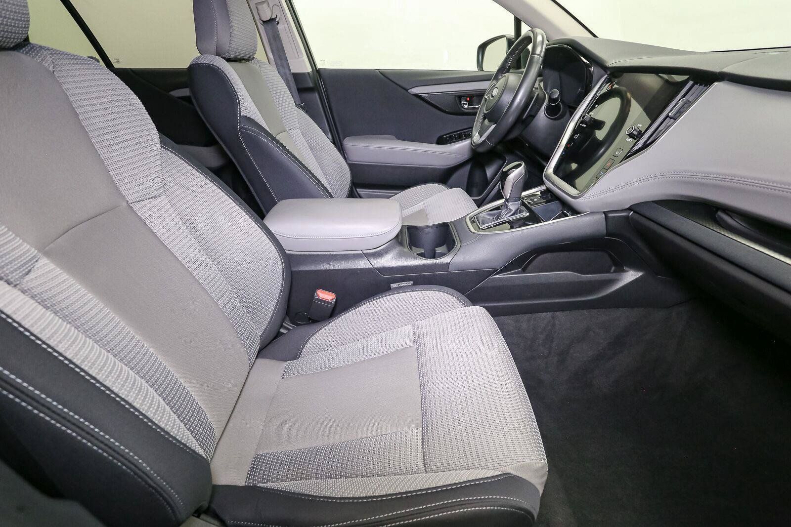 Used 2024 Subaru Outback Premium AWD/4WD image 18