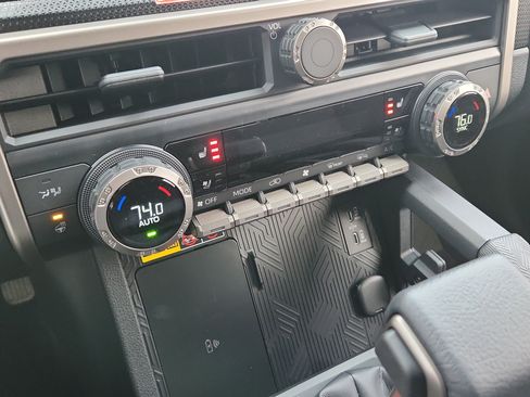 New 2025 Toyota 4Runner Limited image 19