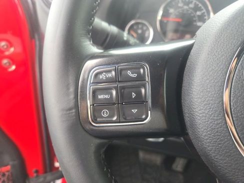 Used 2017 Jeep Wrangler Unlimited Rubicon AWD/4WD image 30