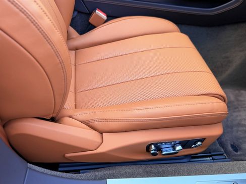 Used 2024 Bentley Continental GT V8 AWD/4WD image 36