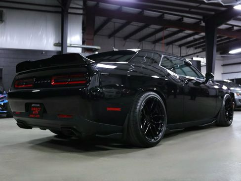 Used 2016 Dodge Challenger R/T image 15