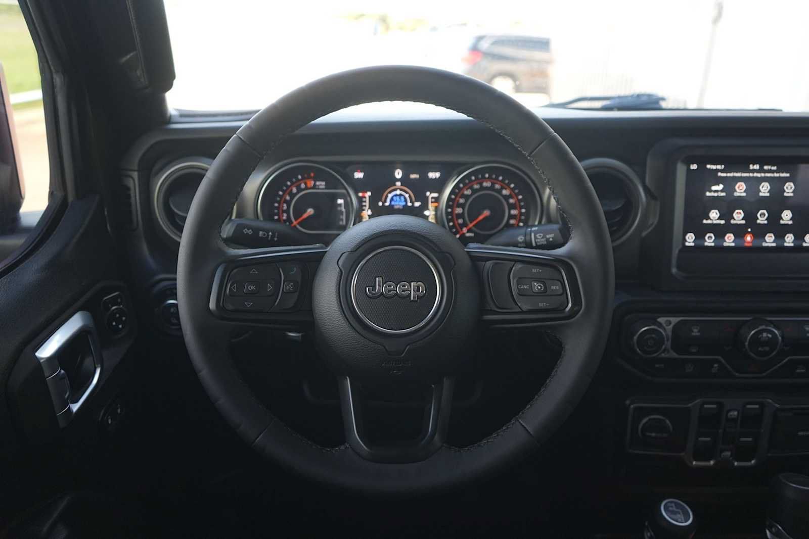 Used 2023 Jeep Gladiator Sport AWD/4WD image 16