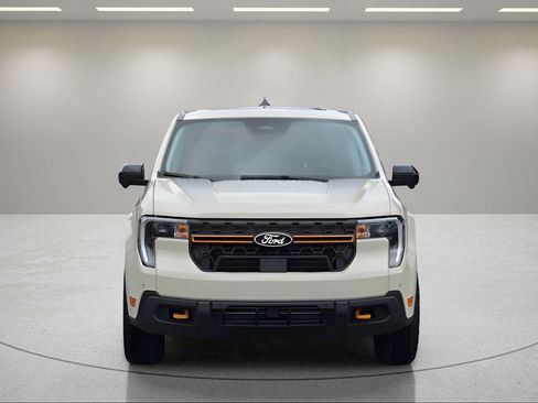 Certified 2025 Ford Maverick Tremor AWD/4WD image 2