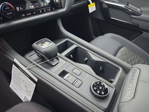 New 2025 Nissan Pathfinder S image 26