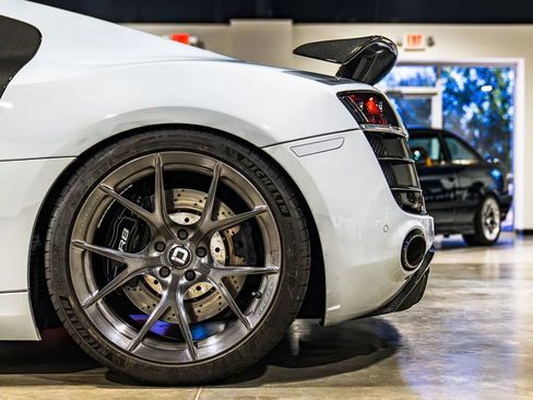 Used 2012 Audi R8 V10 image 35