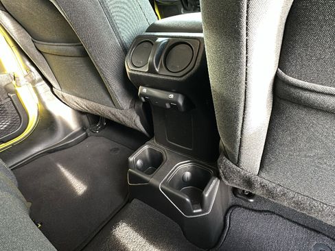 Used 2024 Jeep Wrangler Sport S image 27