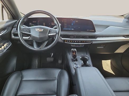 Used 2025 Cadillac XT4 Premium Luxury FWD image 10