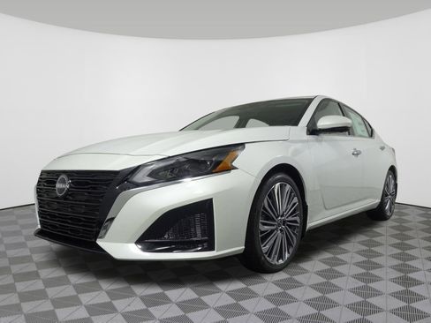 Certified 2025 Nissan Altima 2.5 SL image 15