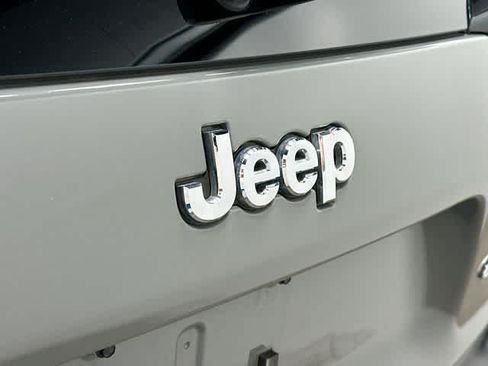 Used 2021 Jeep Cherokee Latitude Lux AWD/4WD image 27
